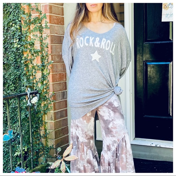 Made in Italy Rock and Roll soft loose Fit sweater - Picture 6 of 9